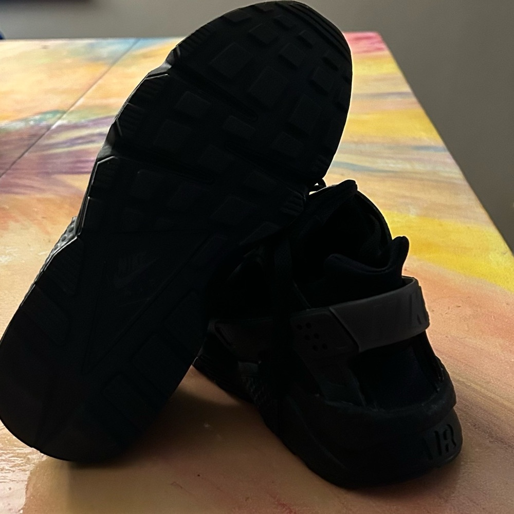 Nike Air Huarache Casual Shoes - Picture 9 of 14